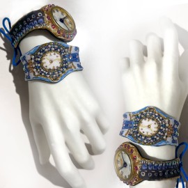 Saat Görünümlü Bileklik